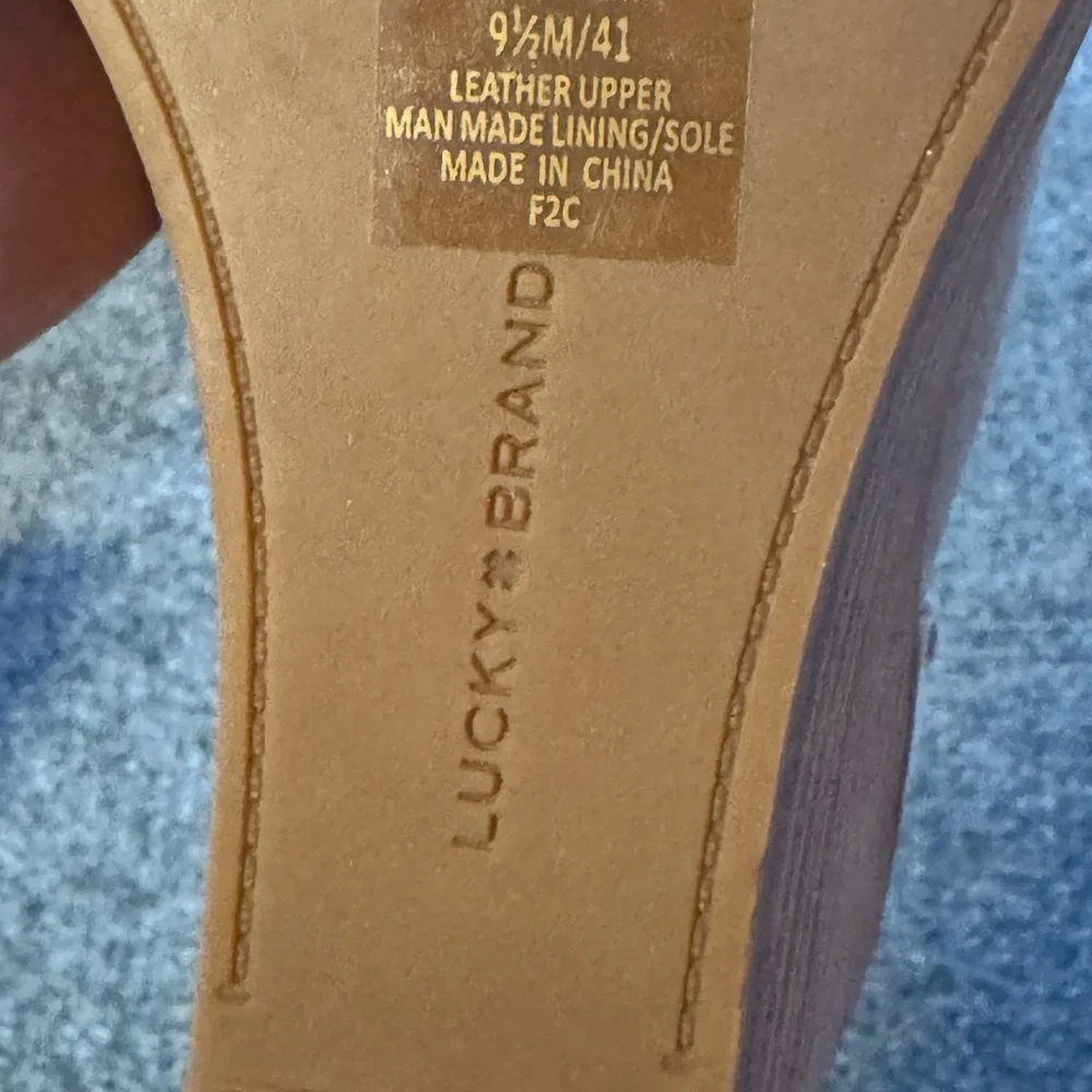 Lucky Brand Women's Tan Cream‎ Zemlin Wedge Bootie Ankle Boot Size 9.5